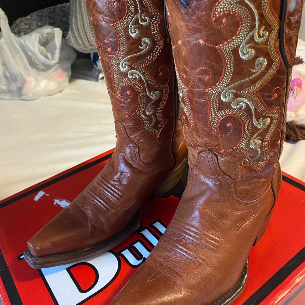 Boots size 5
